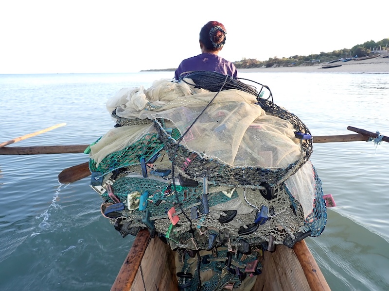 Mosquito net fishing in Ranobe Bay, southwestern Madagascar